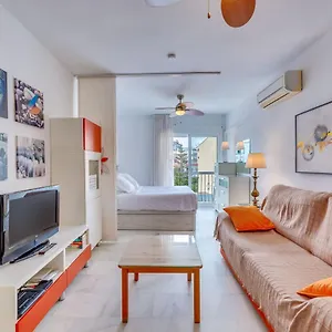 Homeforguest Bright In La Carihuela Near The Torremolinos